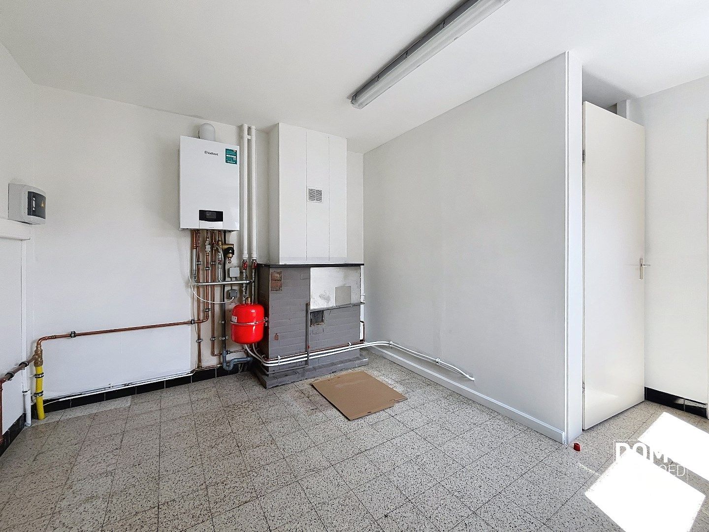 RUIME WONING MET TUIN, GARAGE & 3 SLAAPKAMERS RUSTIG GELEGEN LANGS HET KANAAL MET EPC C TE BERINGEN foto 9