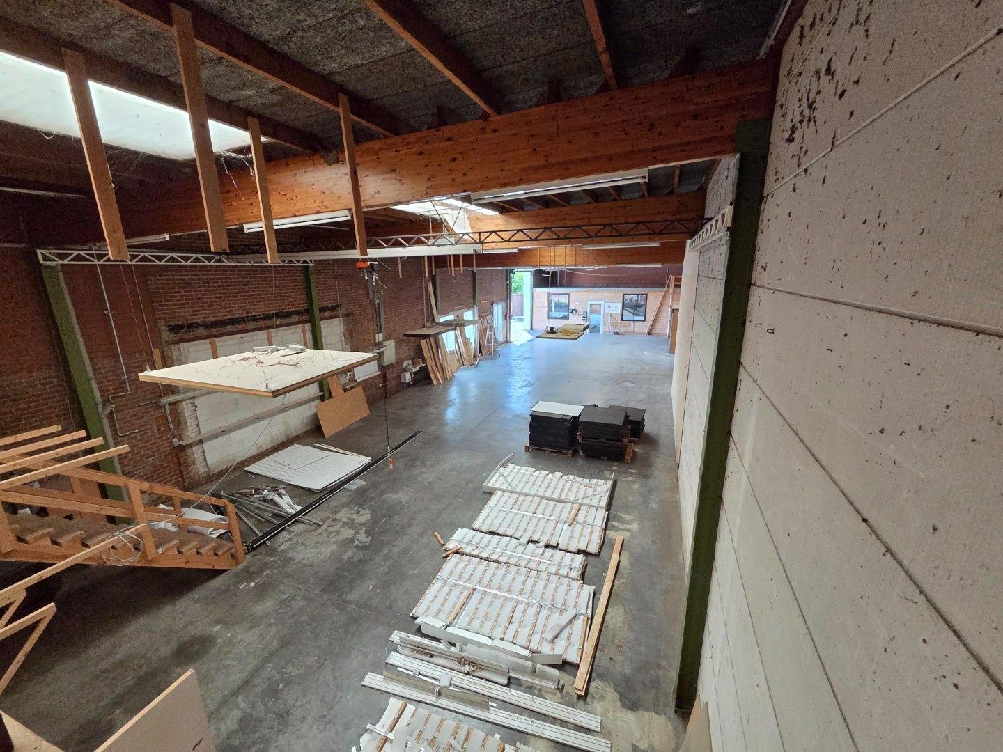 Opslagruimte van 555m² met bureel foto 4