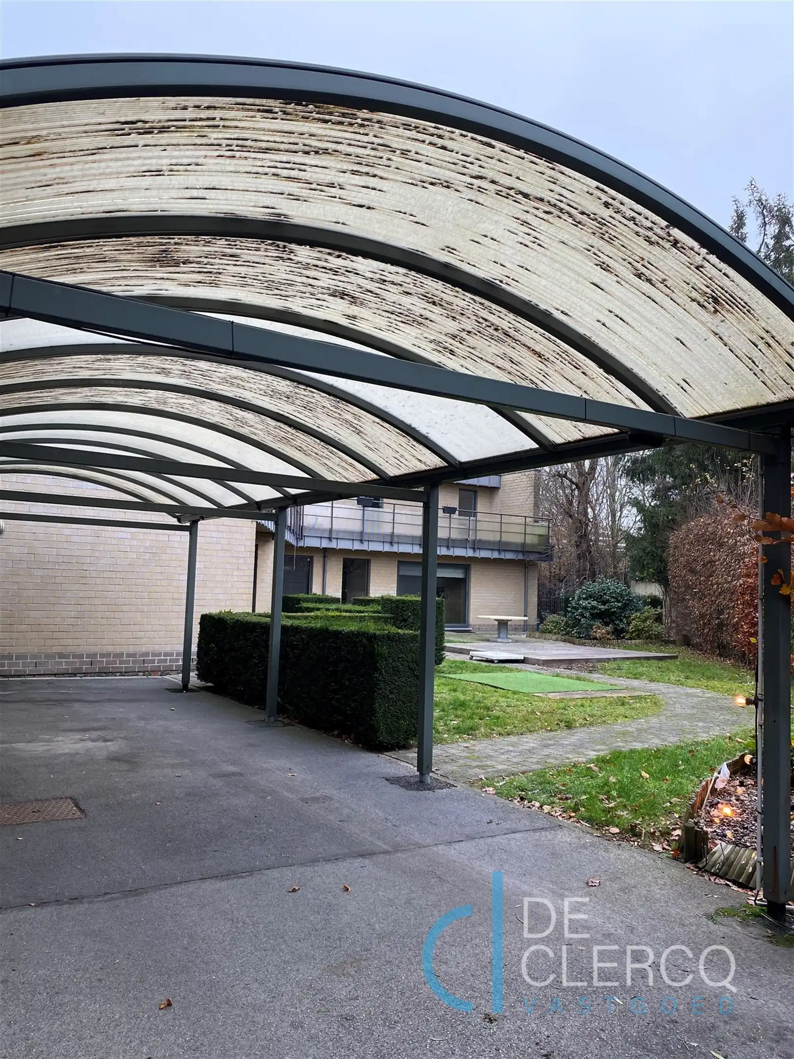 Karaktervolle woning verscholen in een rustige omgeving langs de Antwerpsesteenweg te Oostakker!  foto 19