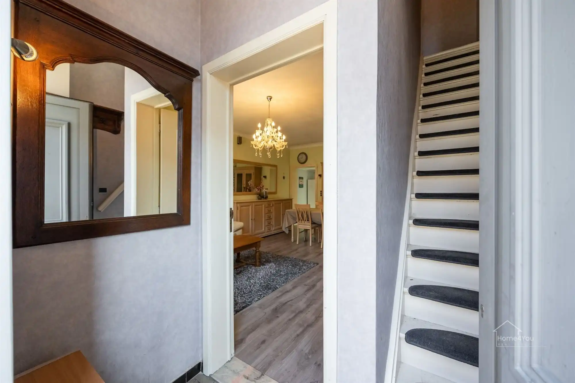 Te renoveren rijwoning met tuintje foto 7