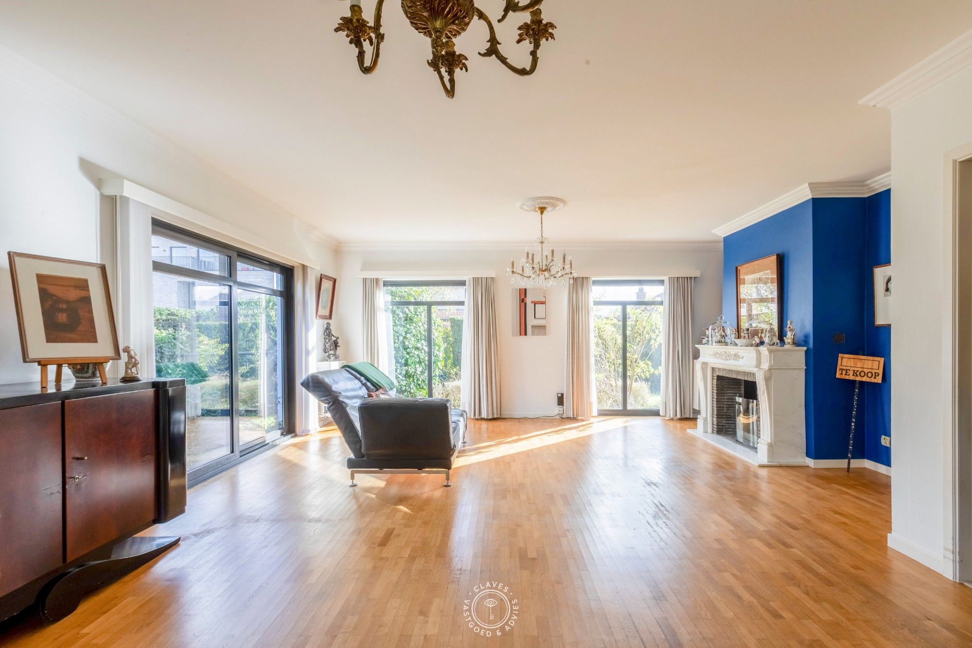 Open bebouwing omgeven door een prachtige tuin foto 9