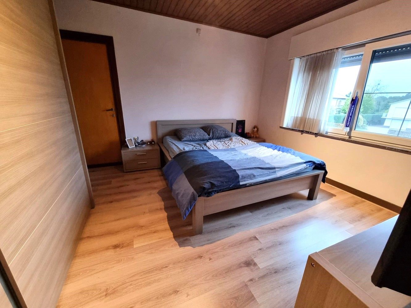 Ruime gezinswoning 4slks – ideaal voor groot gezin of combi zelfstandige activiteit. foto 11