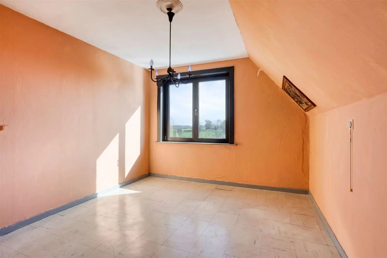 Alleenstaande woning met omringde tuin foto 19