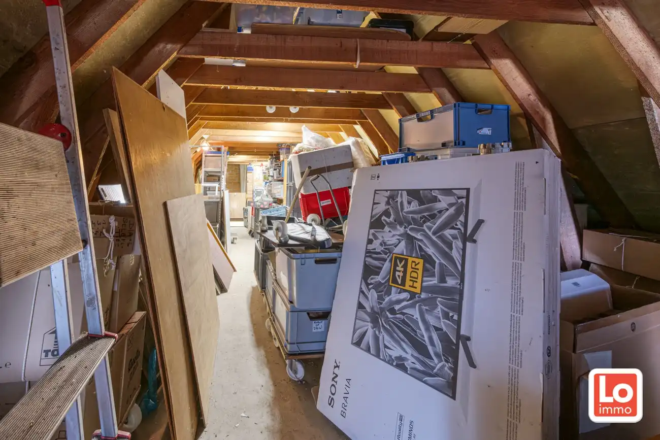 Landelijke te renoveren halfopen gelijkvloerse woning met inpandige garage en grote tuin met open zicht op een makkelijk bereikbare locatie in Zeveneken! foto 21
