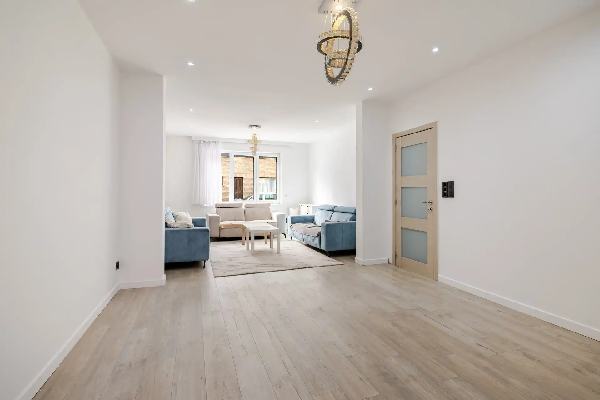 Instapklare woning met 4 slks, garage en aanpalende bouwgrond foto 4