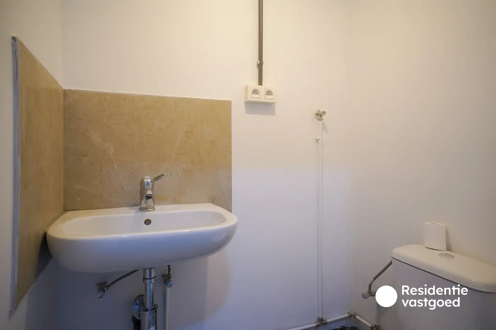 Ruime garage/opslagplaats van ca. 90 m² te huur – onmiddellijk beschikbaar! foto 6