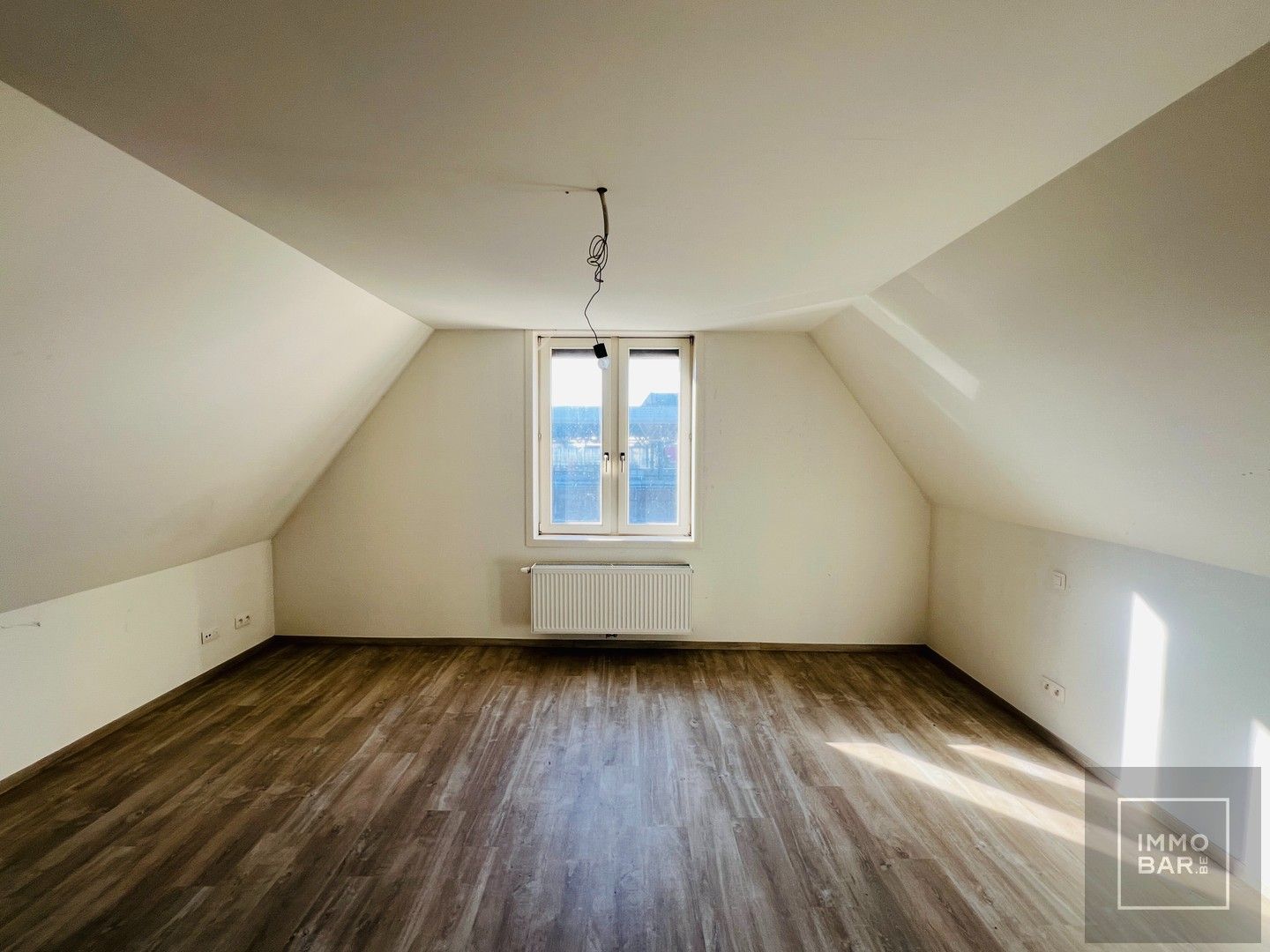 Charmant handelspand met gerenoveerd appartement foto 15
