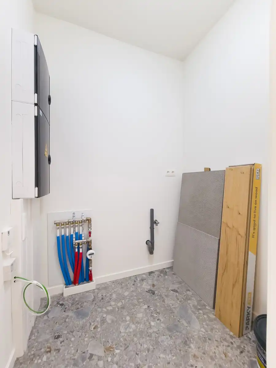 Prachtige penthouse 2 kamer appartement met groot terras foto 17