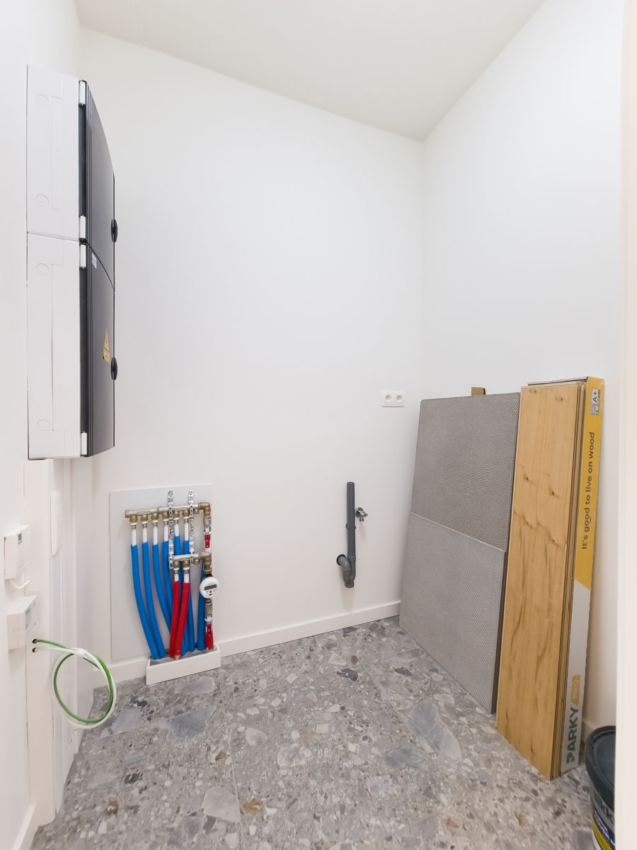 Ongemeubeld 1 slpk app. met mooi terrras foto 17