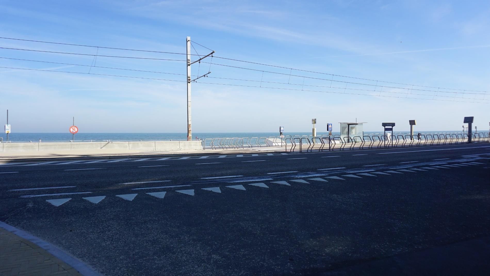 RECENT APP. OP GLV MET RUIME TERRASSEN OP 50 METER VAN HET STRAND foto 20