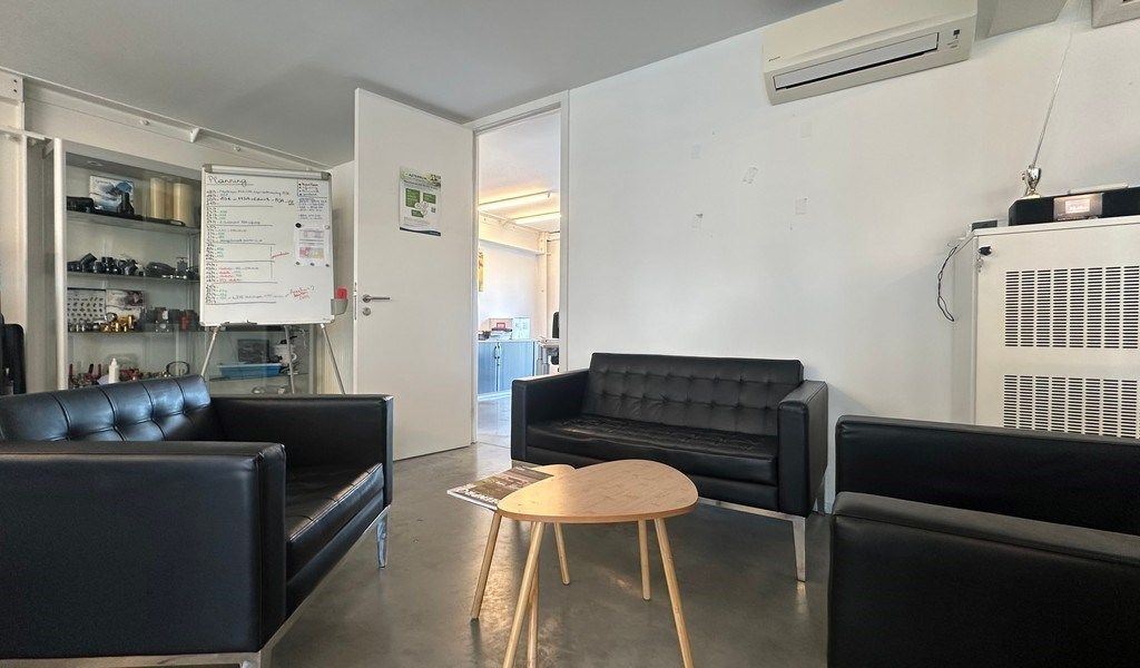 Instapklaar kantoor met terras te huur in Sint-Martens-Latem foto 4