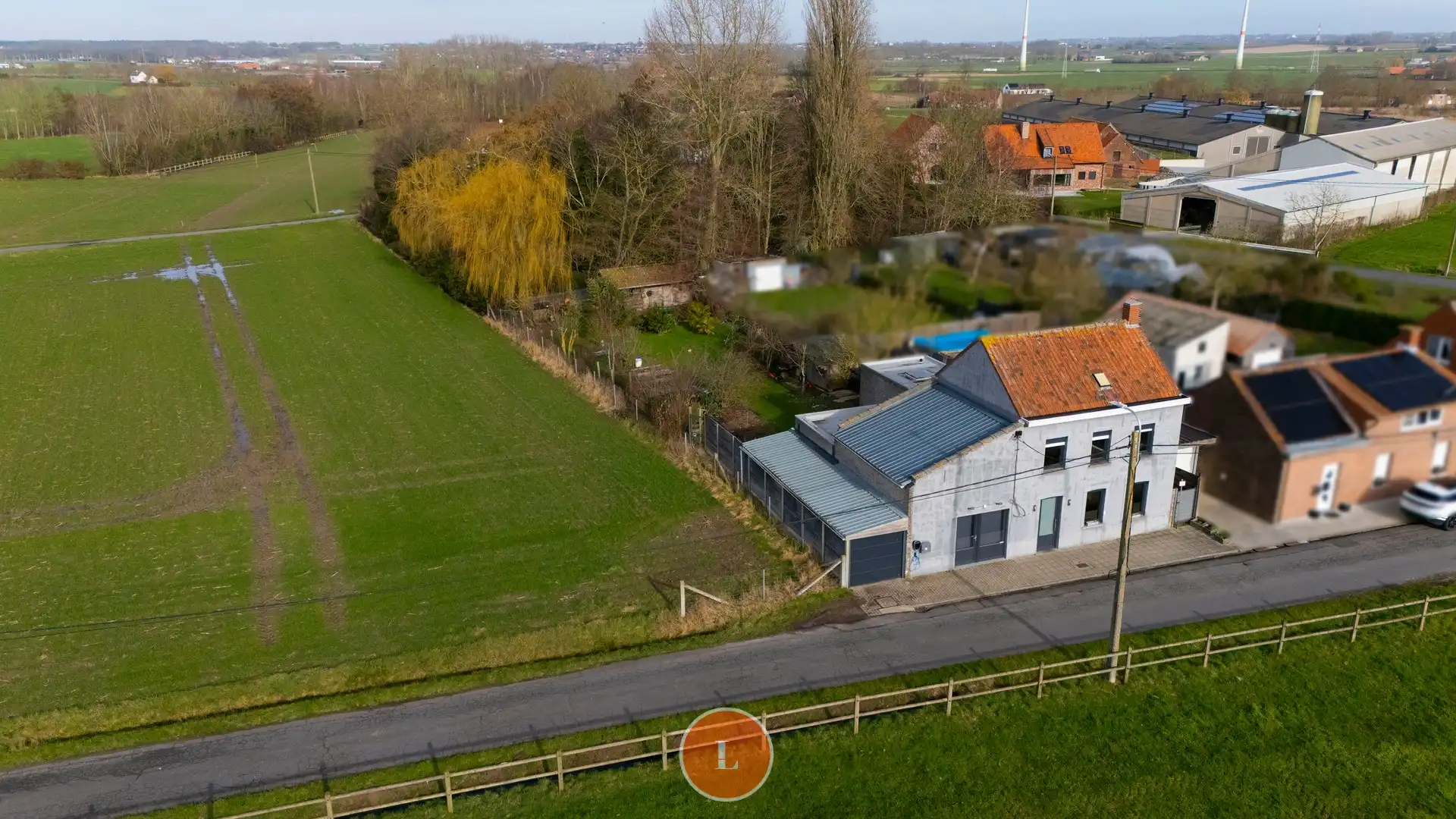 Landelijk wonen met  4 slaapkamers foto {{pictureIndex}}