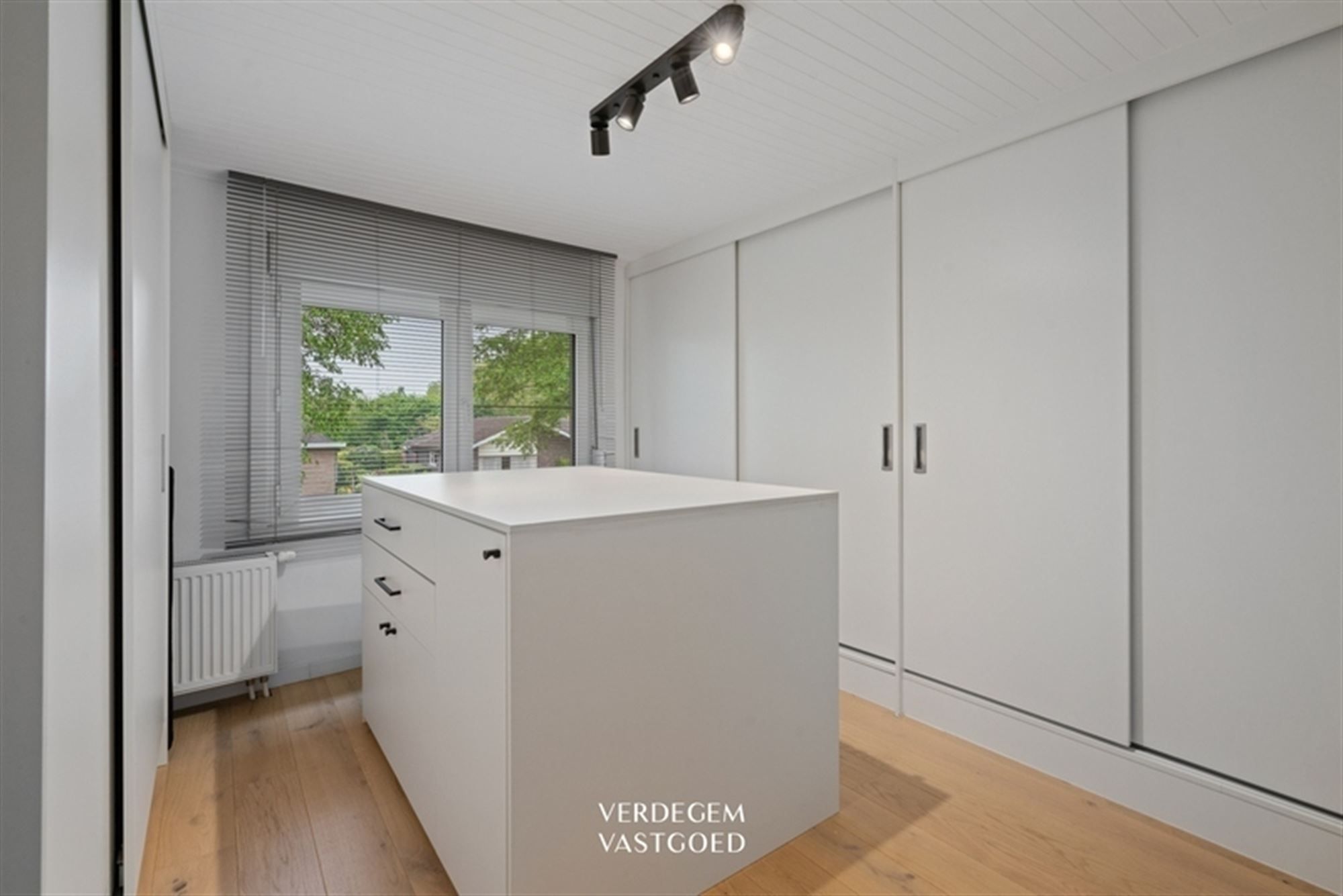 Verrassend ruime gezinswoning met 3+1 slaapkamers en geniettuin foto 18