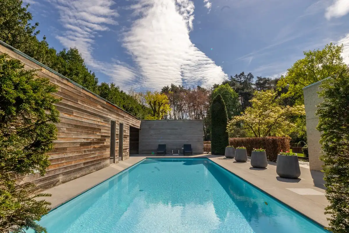 Architecturale villa op 3451 m² met 5 slaapkamers omgeven door natuur. foto 23