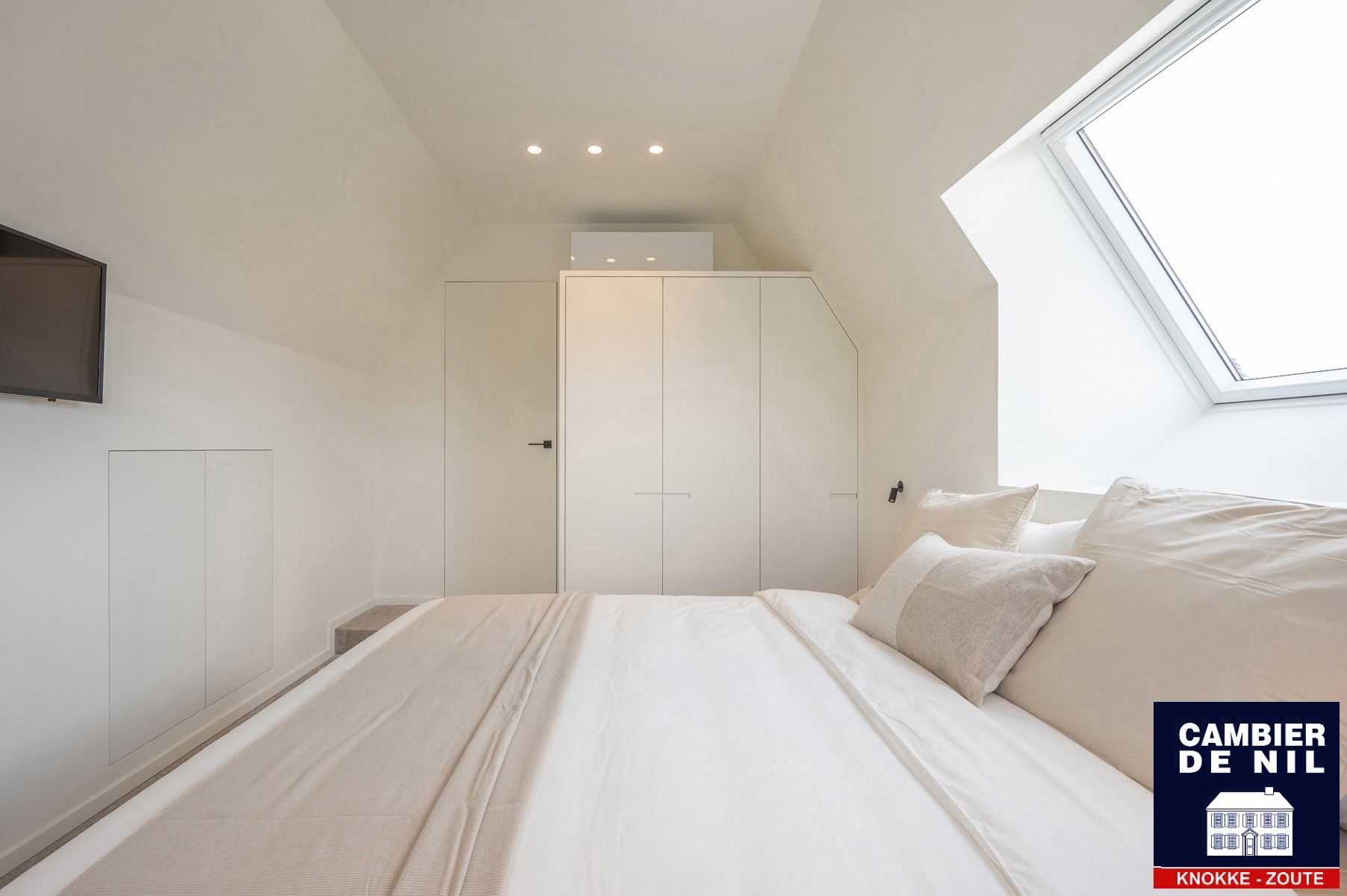 Ruime, volledig gerenoveerde villa aan de rand van het Zoute foto 26