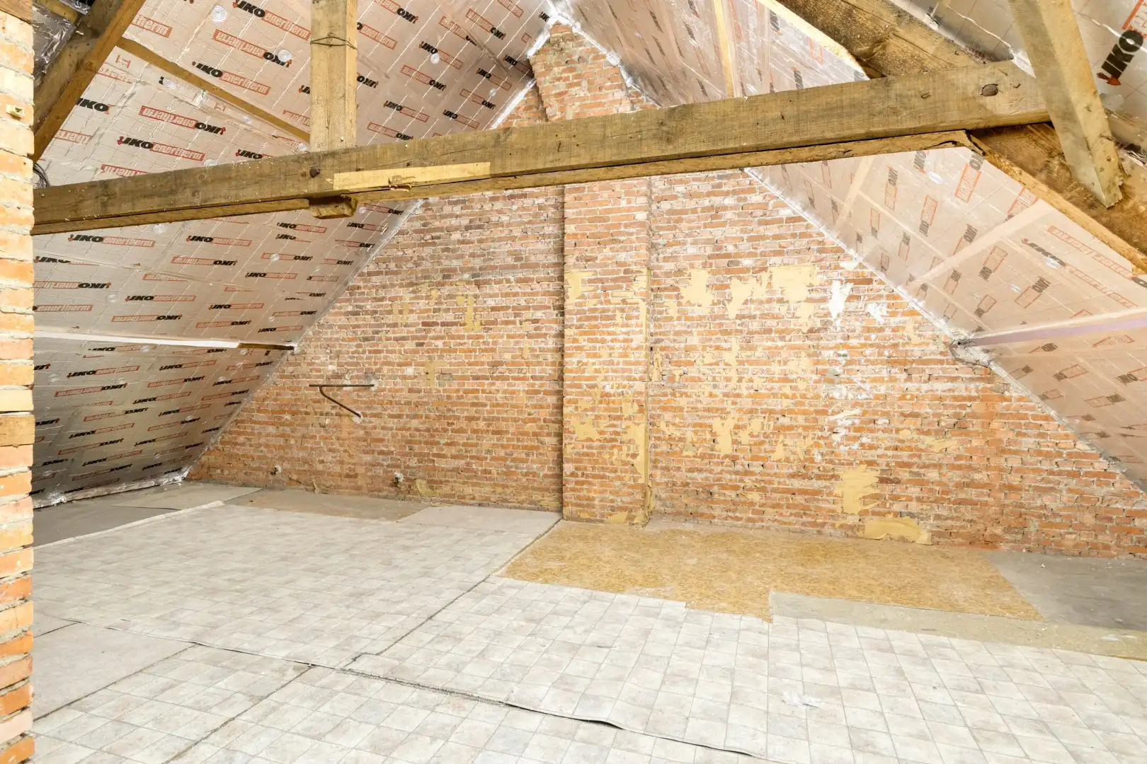 Instapklare woning met 3 SLPKS nabij het centrum van Mol !  foto 19