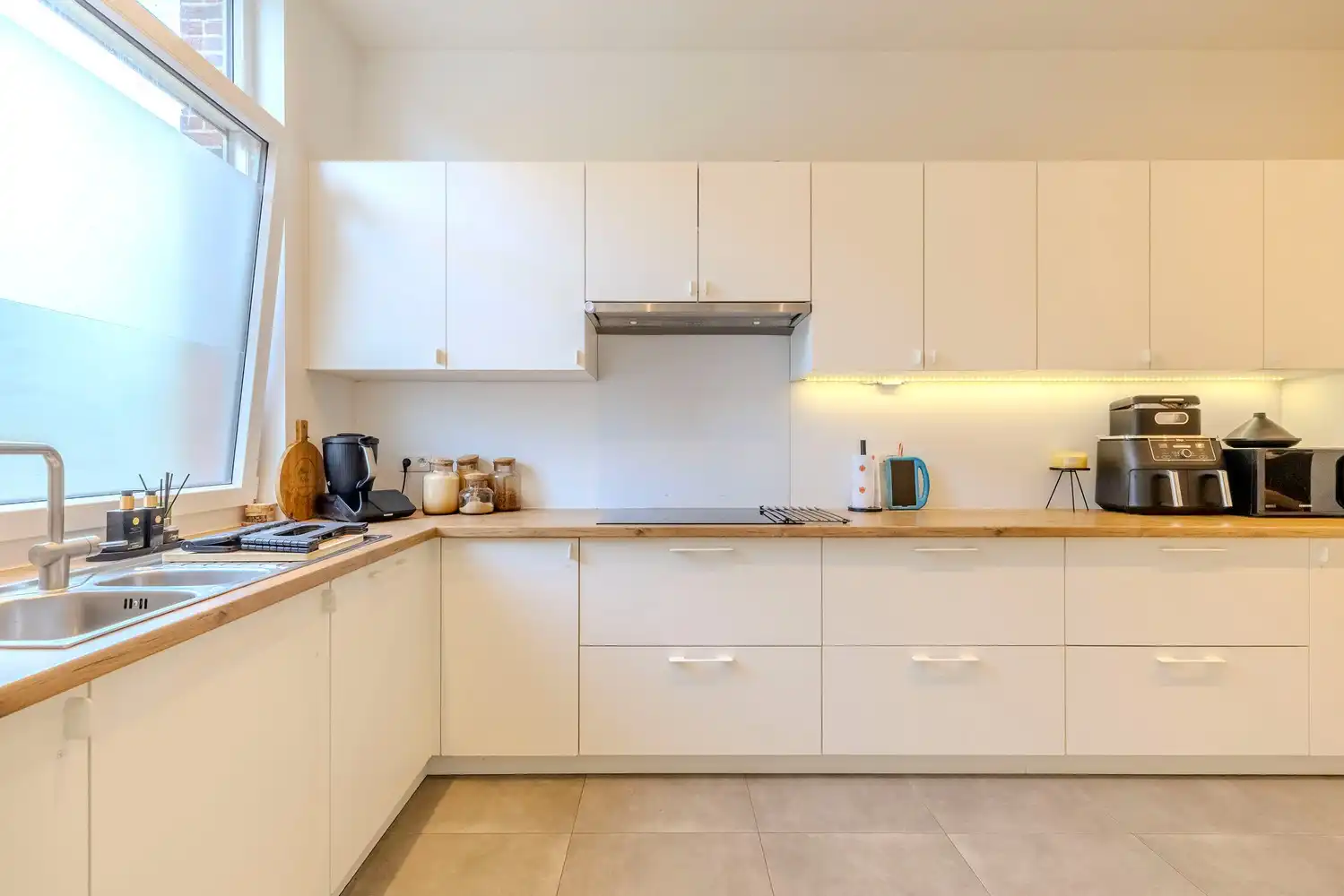 Recent gerenoveerde woning met 3 slaapkamers, tuin & dakterras te Lier foto 2