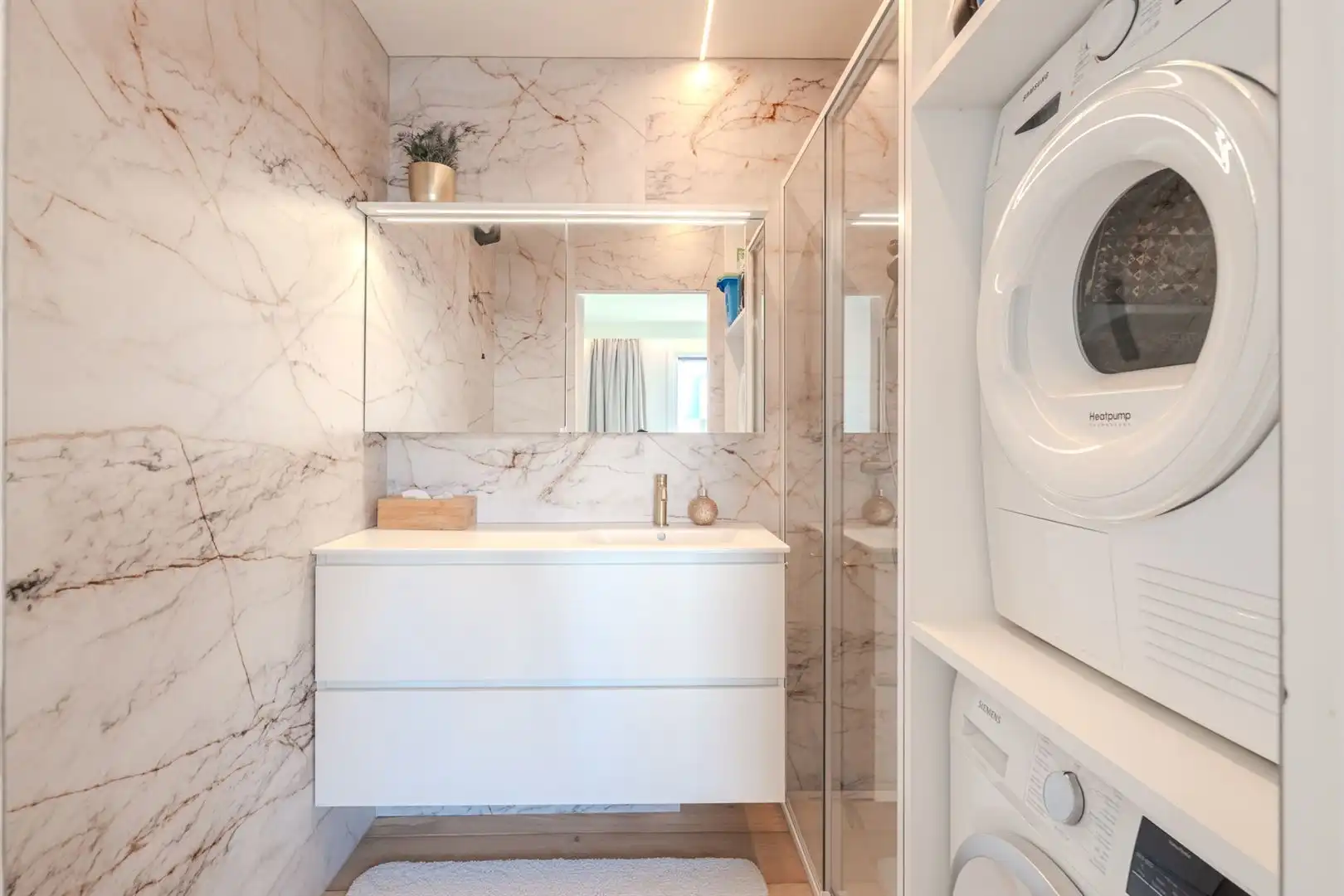 Uniek afgewerkt appartement zongericht in perfecte staat foto 24