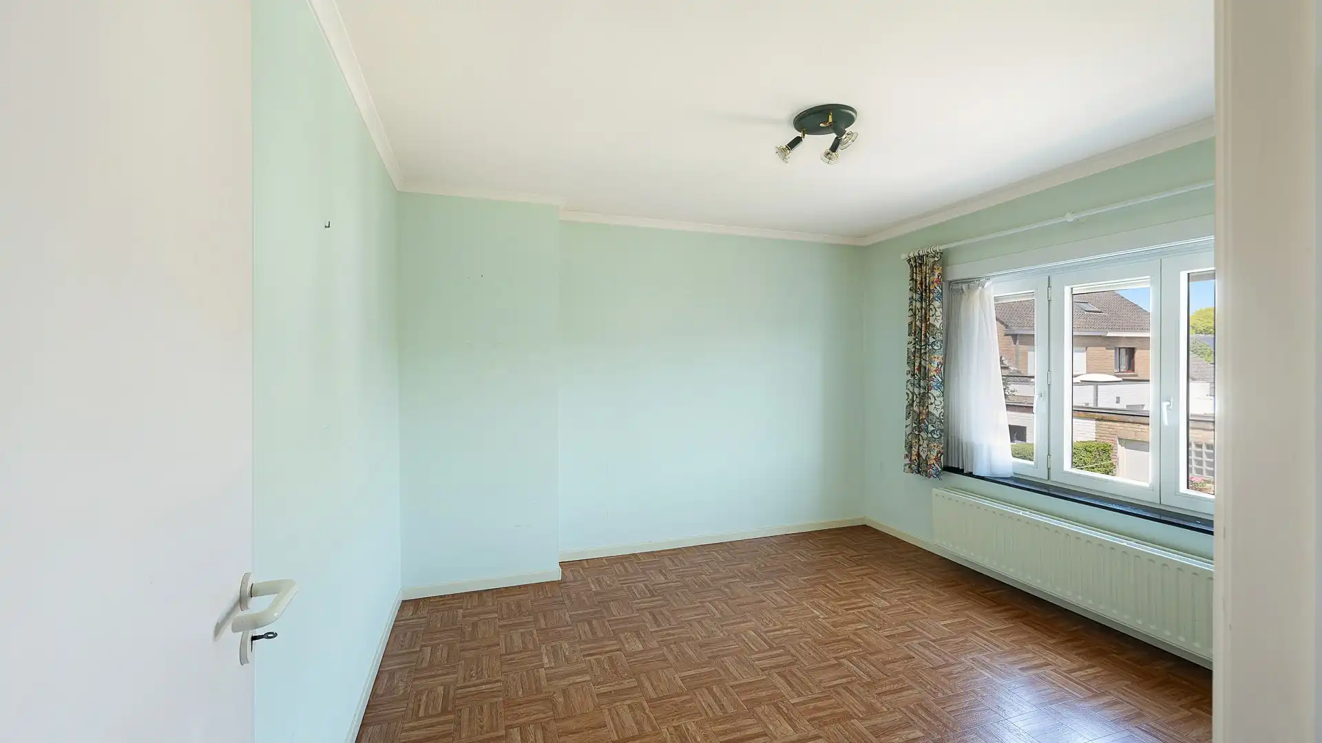 Uitstekend gelegen woning met mooie tuin te Brugge foto 15