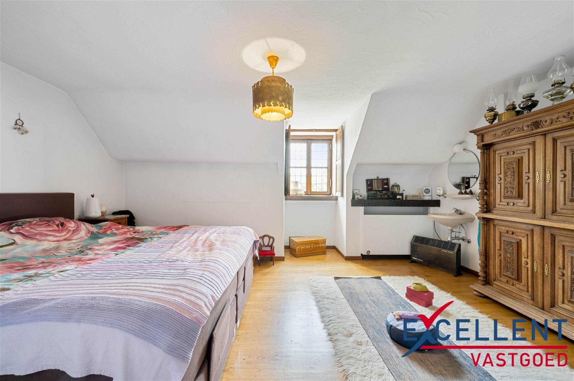Karaktervolle villa met weides en stallen te koop foto 16