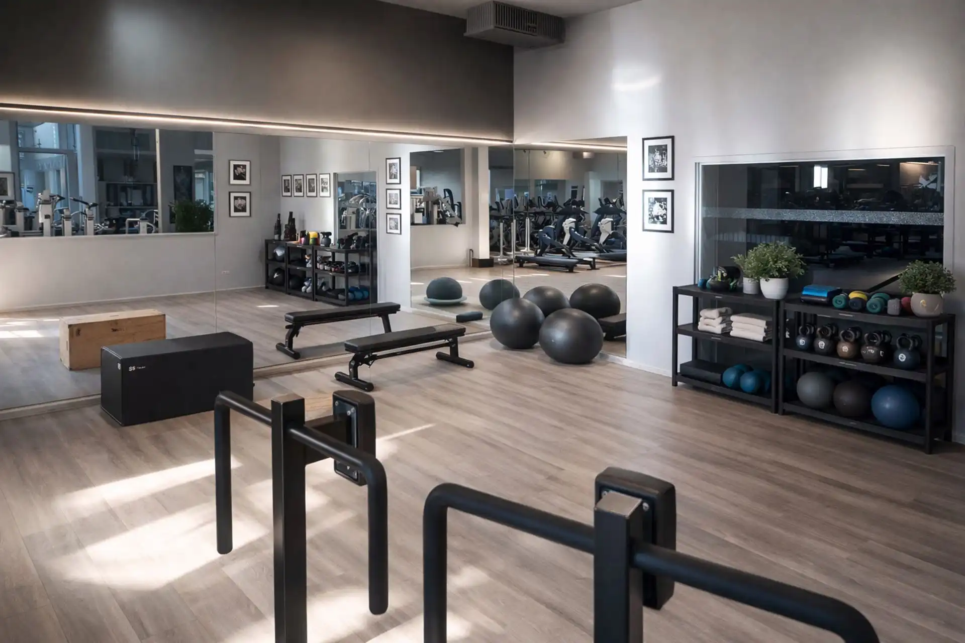 Rendabele fitnesszaak met moderne infrastructuur & parking foto 2