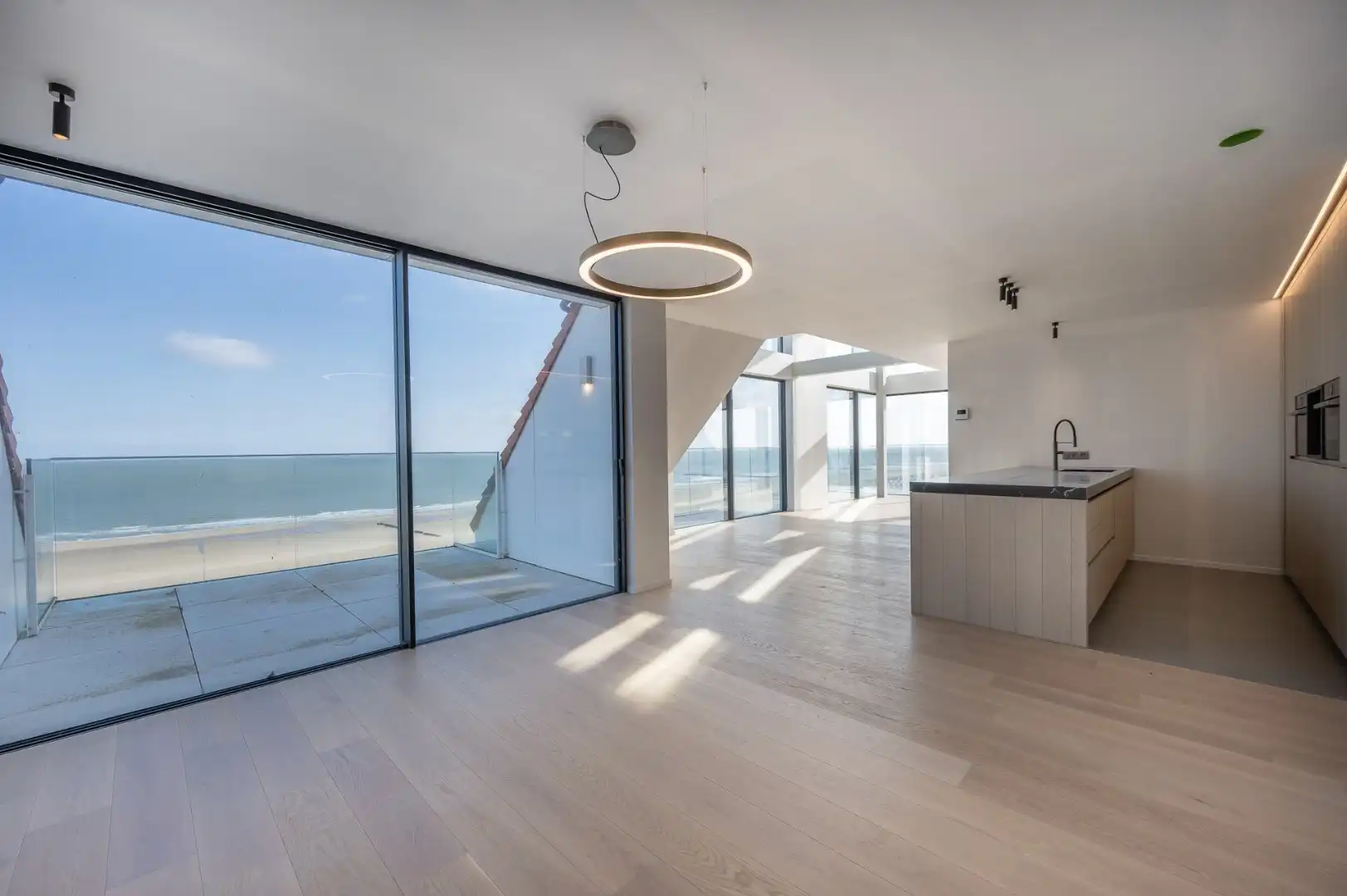 Uitzonderlijke hoekduplex (427m²) met frontaal zeezicht en meer dan 30 meter gevelbreedte  foto 4