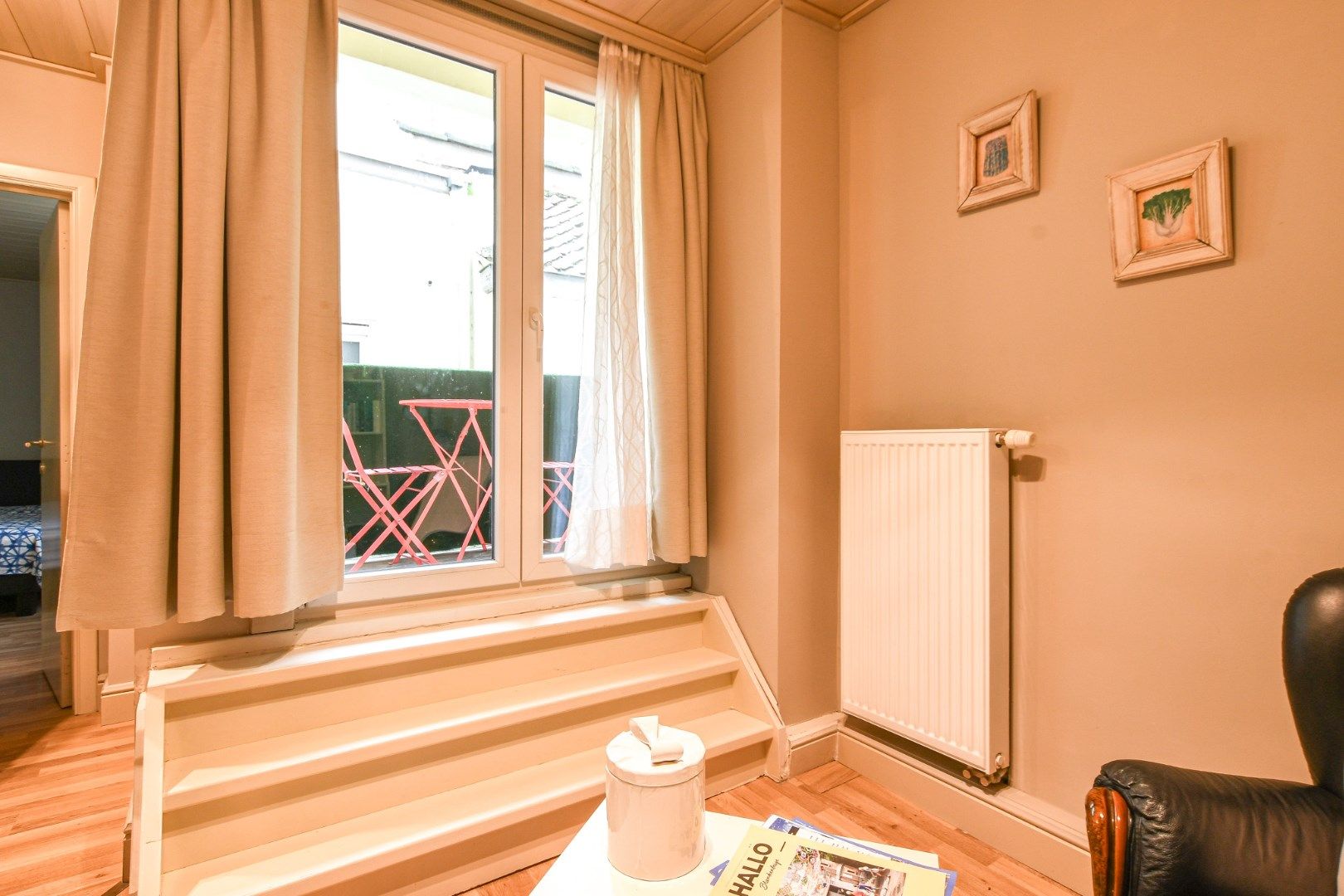 Opbrengsteigendom met 2 ruime appartementen en handelszaak op toplocatie! foto 12