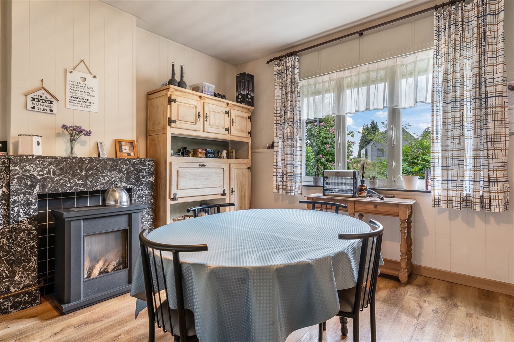 UNIEKE TE RENOVEREN KARAKTERVOLLE LANGGEVELHOEVE MET 2 HUISNUMMERS UITERST RUSTIG GELEGEN TE OOSTHAM foto 8