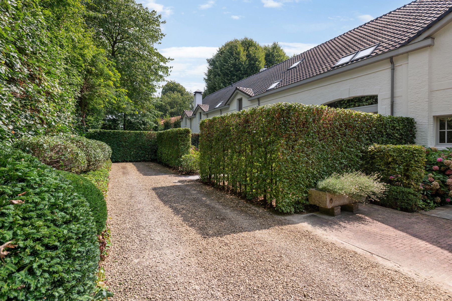 UNIEKE INSTAPKLARE WONING MET ZWEMBAD foto 34