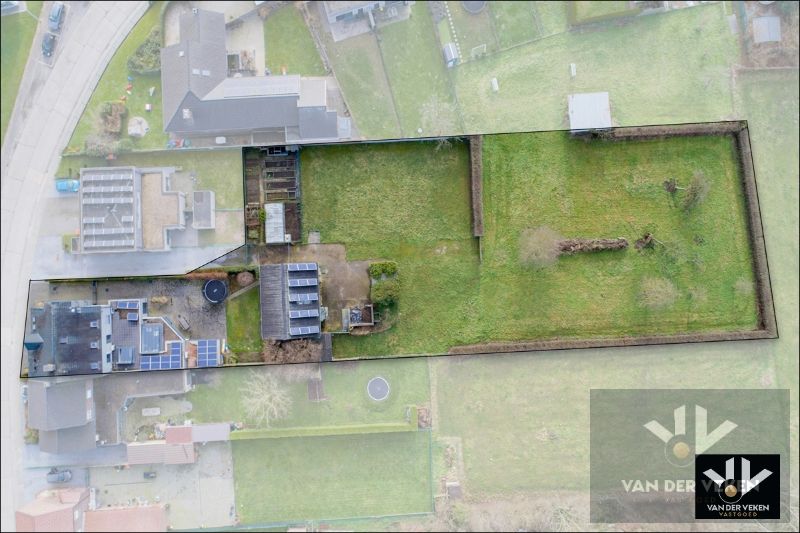 TWEEWOONST MET PAARDENSTALLEN EN WEILAND OP RUIM PERCEEL 37A21CA IN LANDELIJKE OMGEVING foto 2