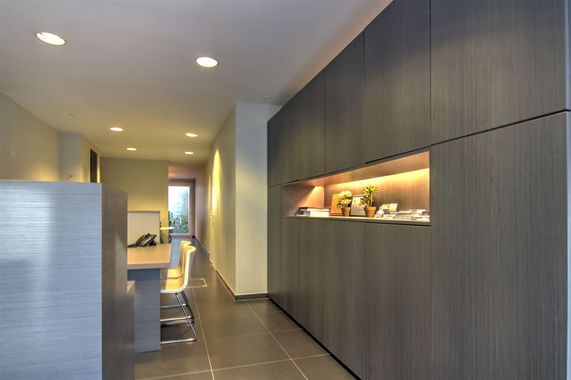 Zeer commercieel gelegen modern kantoor/handelsgelijkvloers foto 5