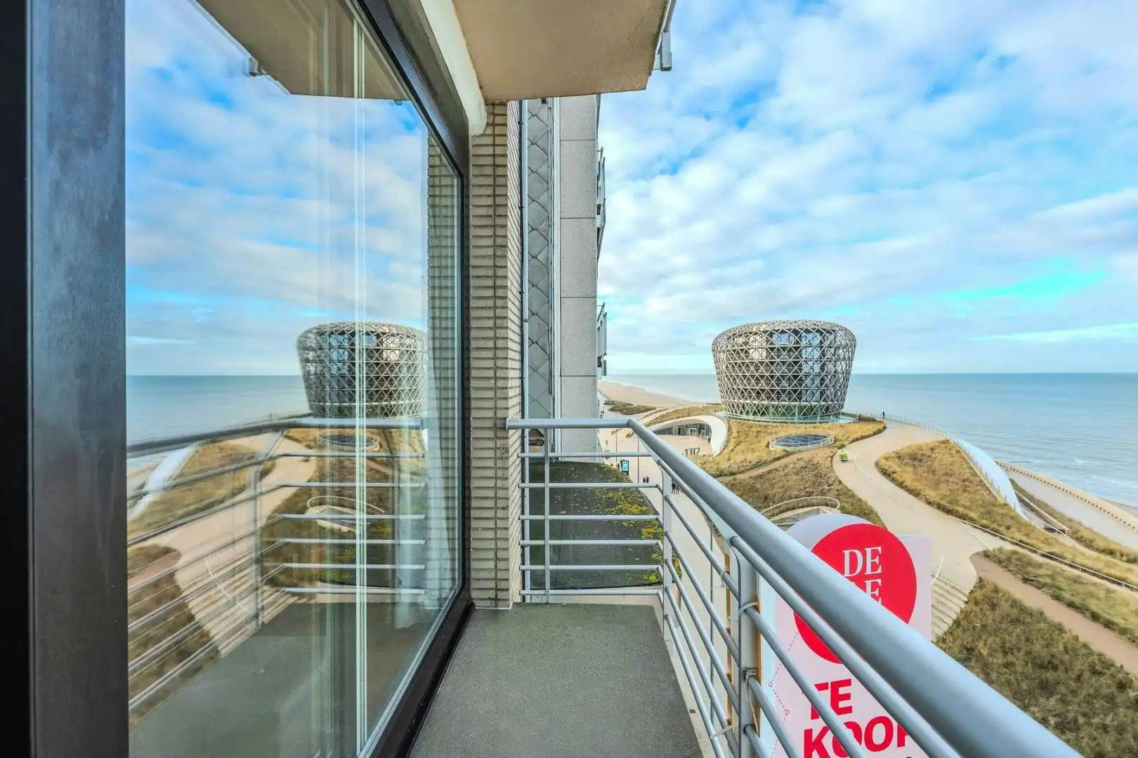 Appartement met 2 slaapkamers en terras op de Zeedijk! foto {{pictureIndex}}