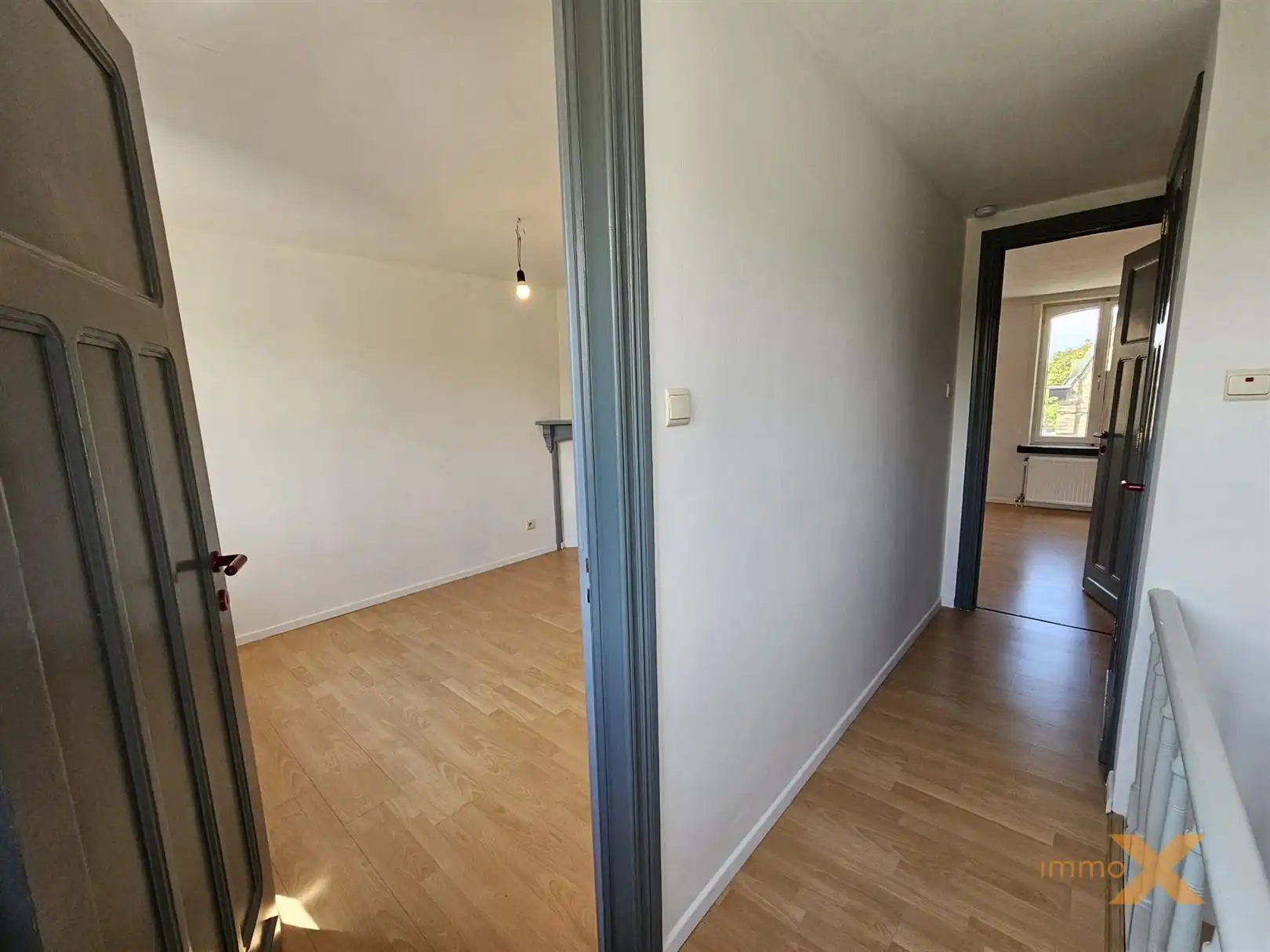 GEZELLIGE DORPSWONING MET TUINTJE foto 16