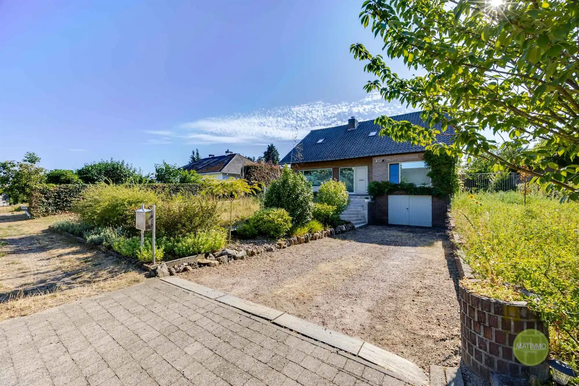 Vrijstaande woning met 4 slaapkamers te Mol  foto 2