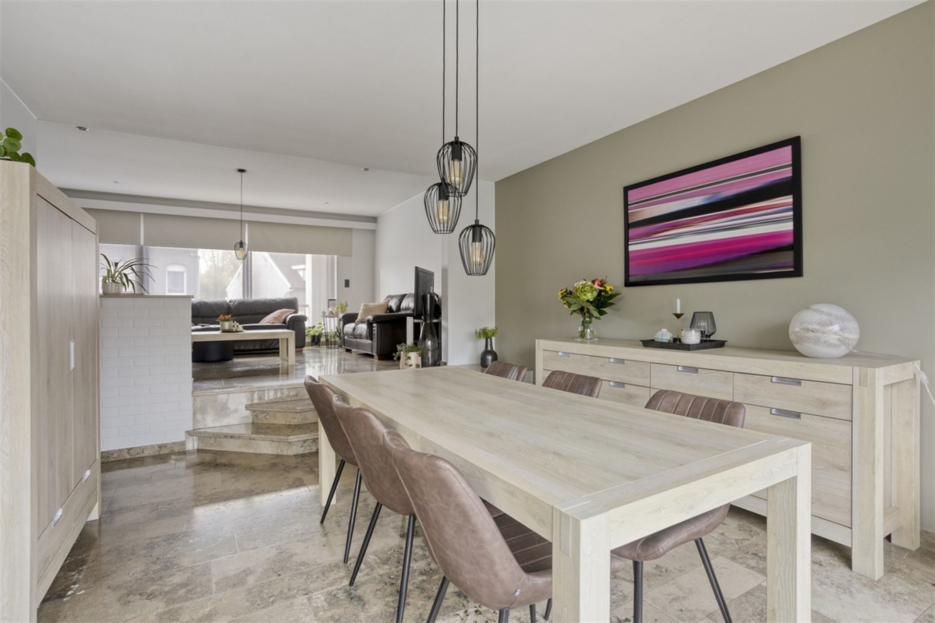 Riante Woning met 4 Slaapkamers foto 4
