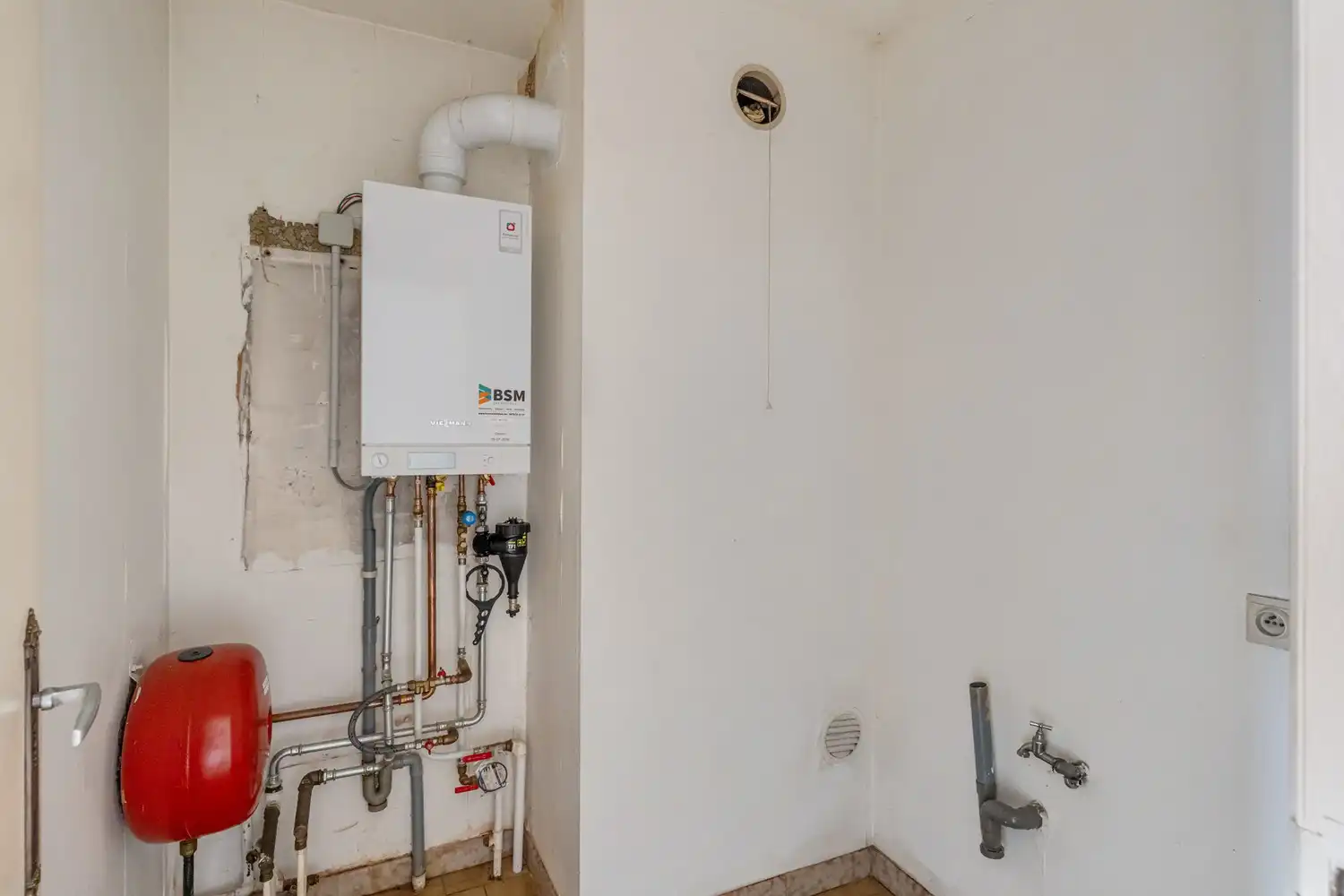 Gunstig gelegen appartement met 2 slaapkamers en 2 autostaanplaatsen foto 14