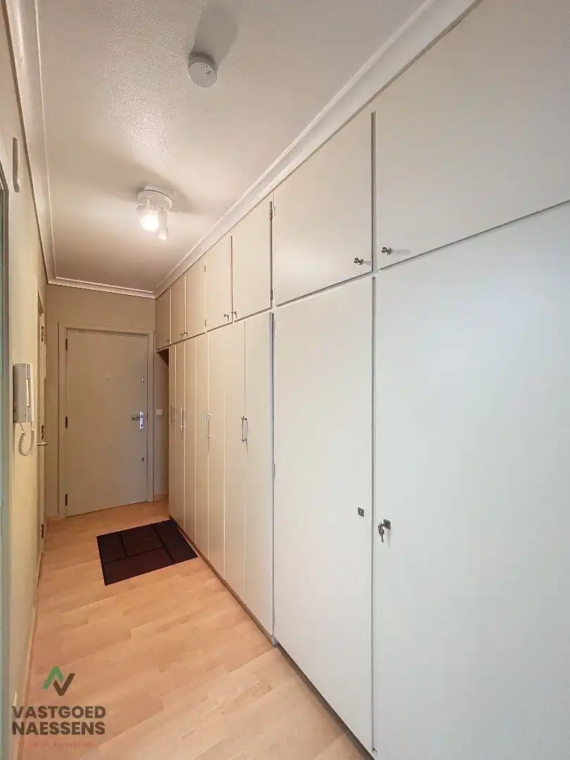 GEMEUBELDE STUDIO MET ZIJDELINGS ZEEZICHT foto 9