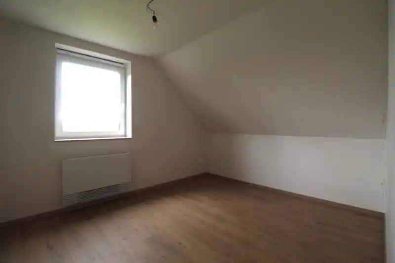 Nieuwe halfopen woning met 3 slaapkamers foto 9