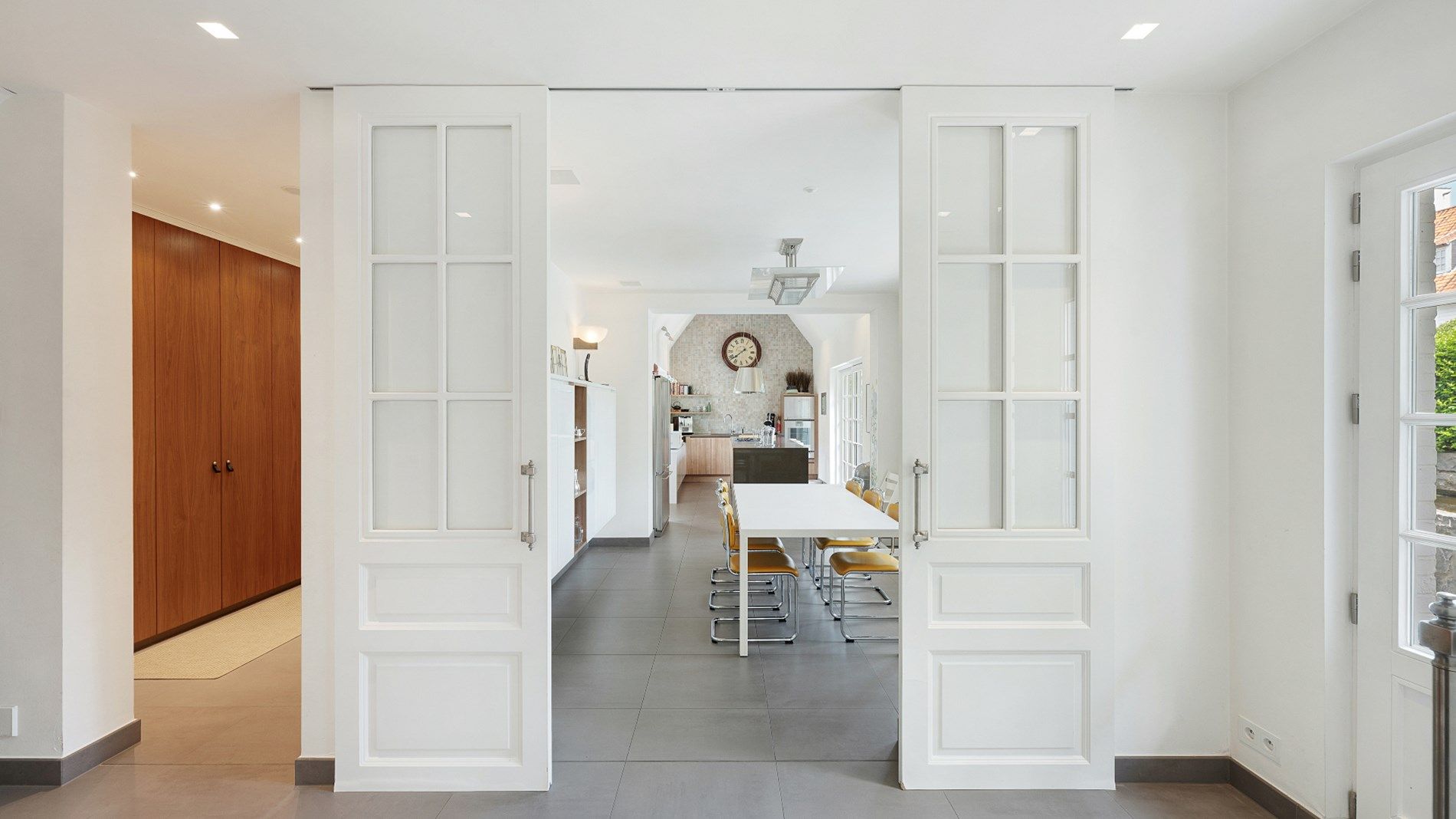 Charmante koppelvilla gelegen op 250 meter van het strand en vlakbij de Kustlaan en het Albertplein te Knokke-Zoute. foto 10