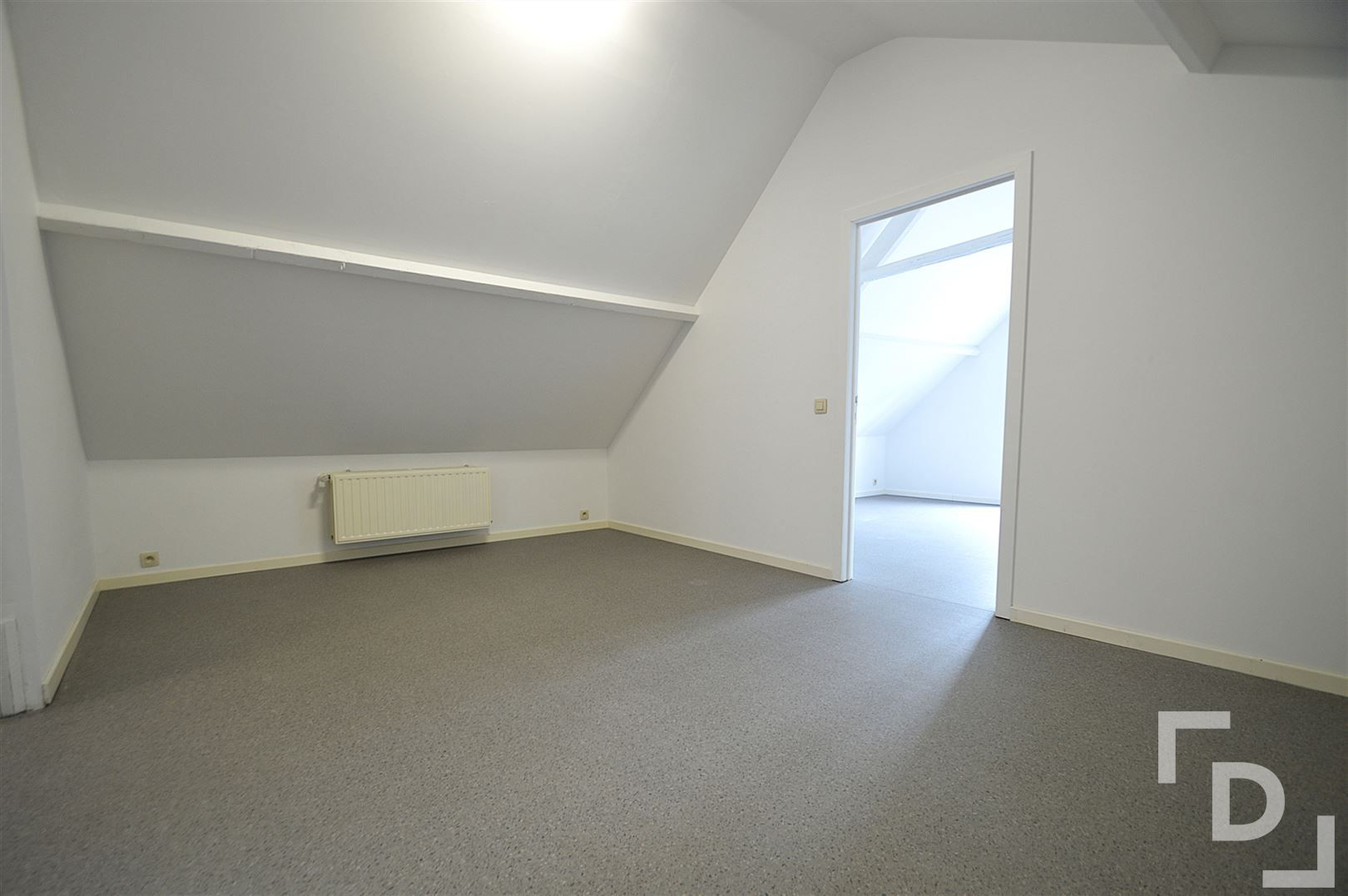 Instapklare woning met 4 slaapkamers en tuin te huur. foto 13