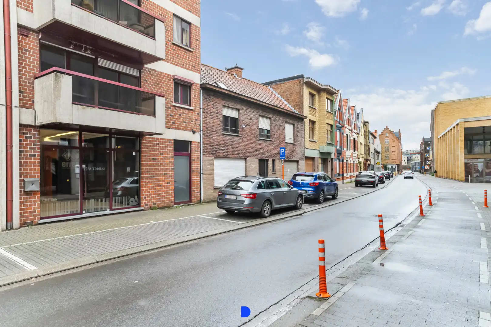 Verhuurd handelspand in het centrum van Roeselare. foto {{pictureIndex}}
