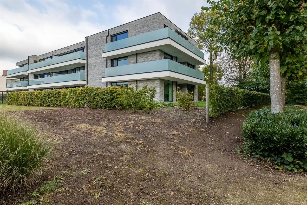 Gemeubelde penthouse met 2 slpk, ruim terras en autostaanplaats foto 40
