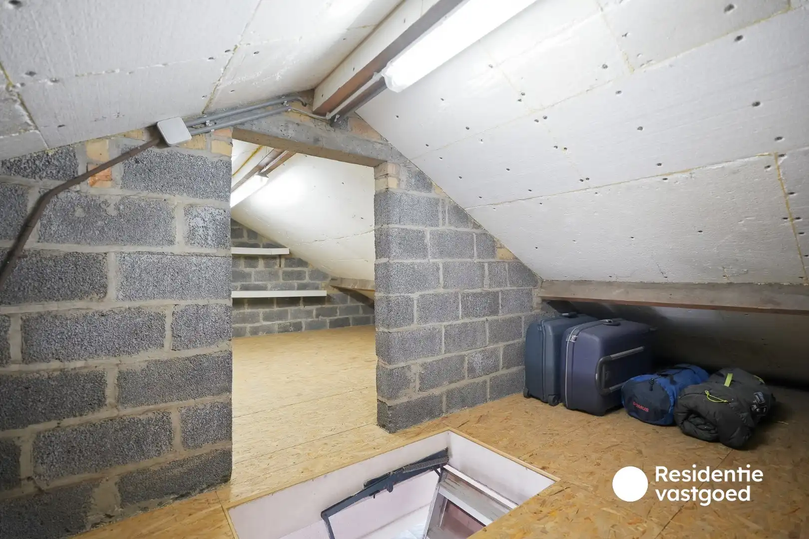 Instapklare bel-étagewoning met garage en tuin in Sint-Michiels foto 11