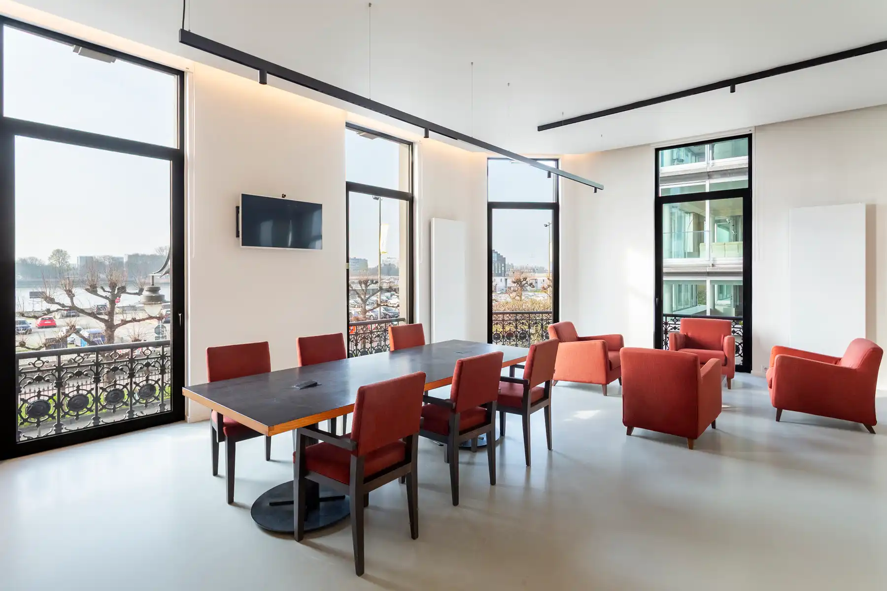 Unieke kantoorruimte met zicht op de Schelde foto 2