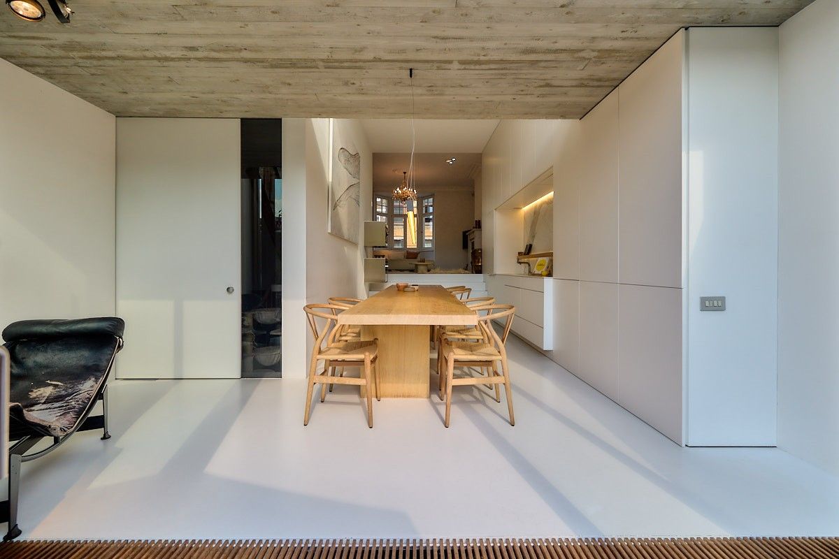 Buitengewone interbellum architecten-burgerwoning met tuin die omgevormd werd tot een hedendaagse luxueuze concept-woning. foto 7