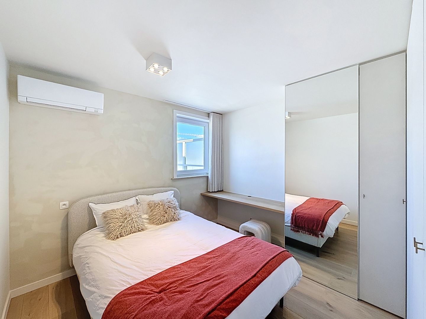 Stijlvol gerenoveerd penthouse met prachtig zicht over het hinterland foto 8