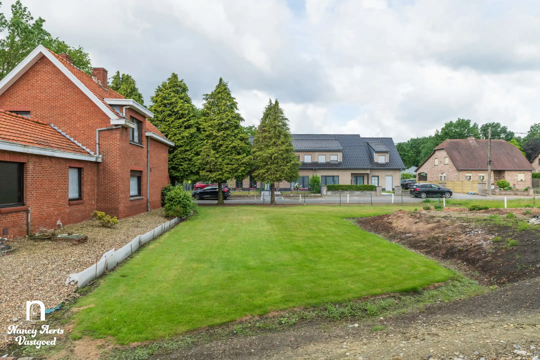 Charmante te renoveren woning op een rustige locatie foto 28
