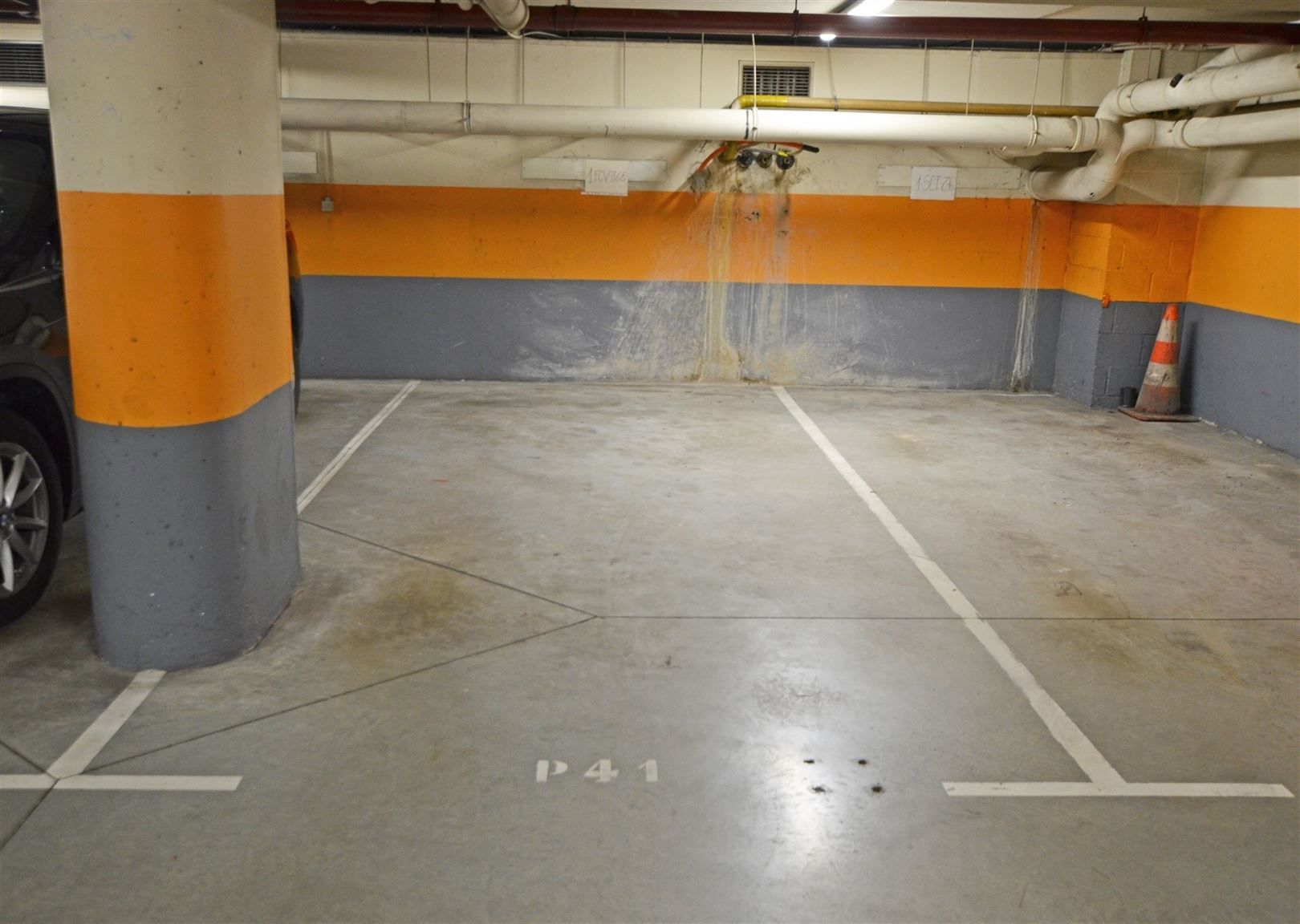 Ondergrondse autostaanplaats in 'residentie Royale' foto {{pictureIndex}}