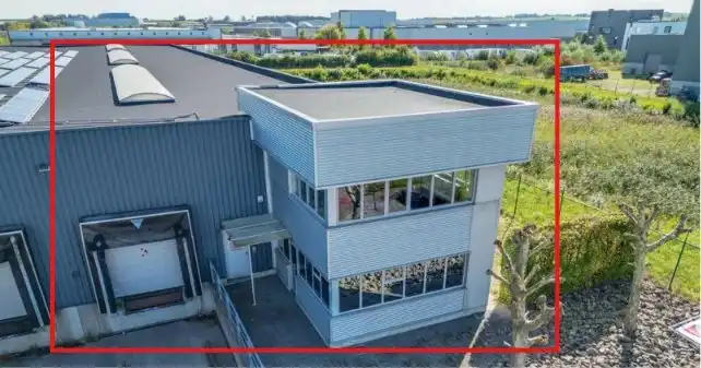 Industrieel gebouw op strategische locatie foto 3