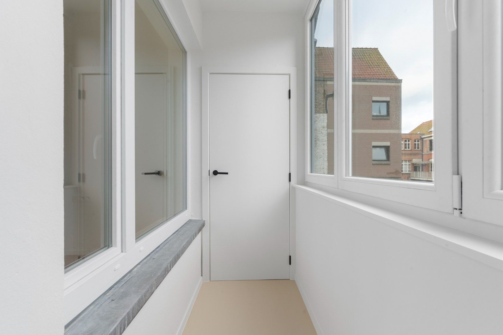 Exclusief gerenoveerd appartement te huur aan de Vindictivelaan in Oostende – met uniek zicht op de Mercator en jachthaven foto 11